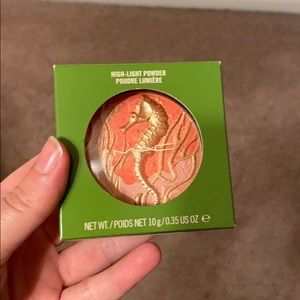 MAC cosmetics highlighter powder/blush
